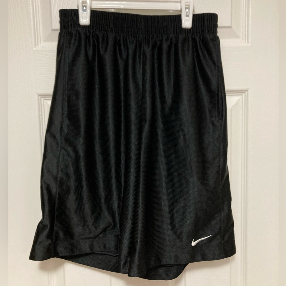 *Nike Kids Black Basketball Medium Shorts #X